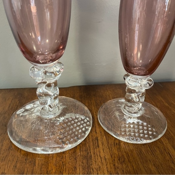 Two Pink footed glasses. Signed by A.Young. - Picture 7 of 16